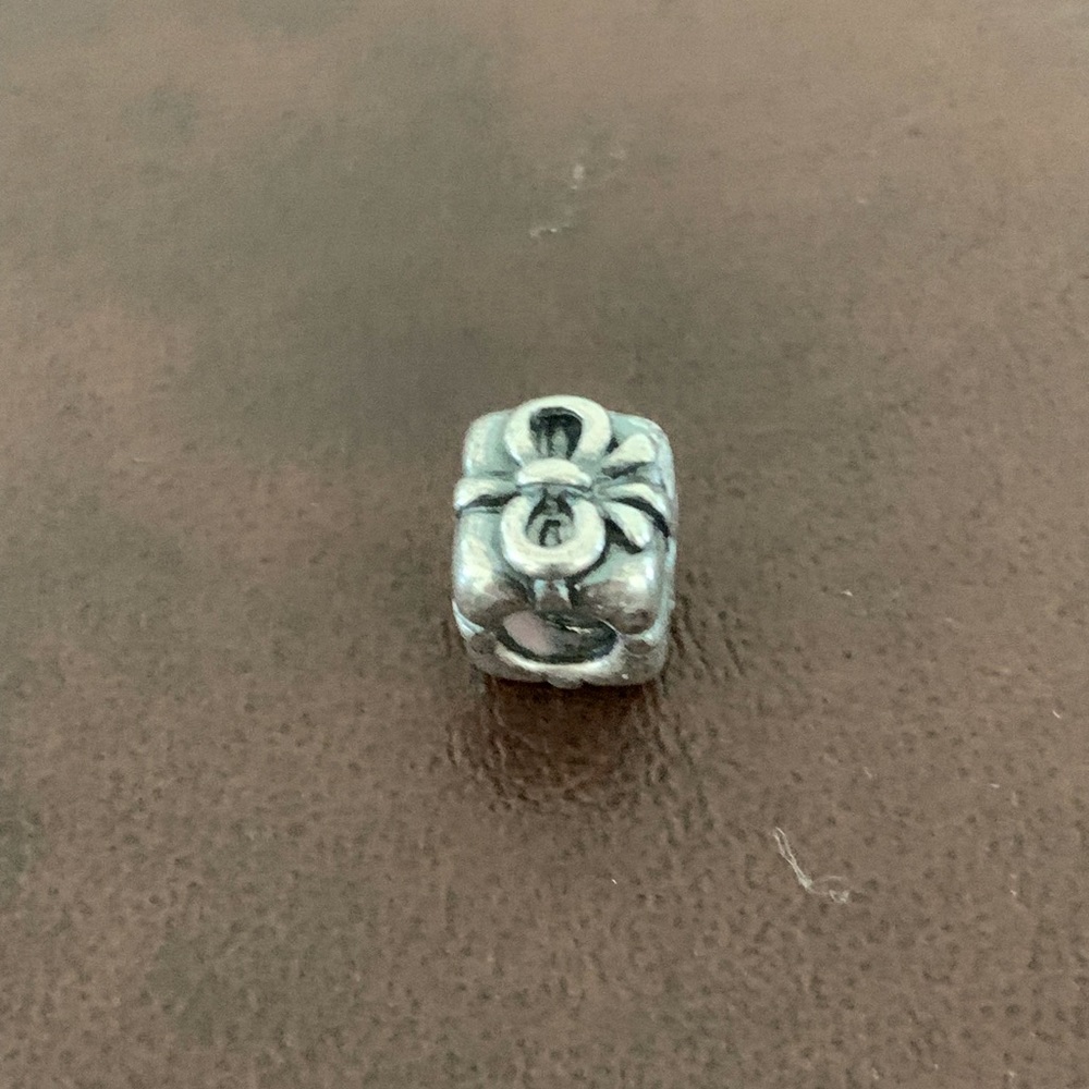 PANDORA Sterling Silver Present Charm